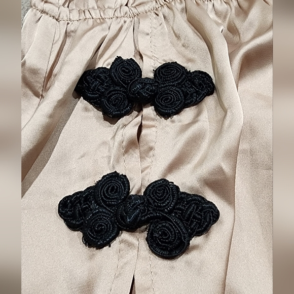 Hey U Sz XS Gorgeous Satin romper - Picture 2 of 4